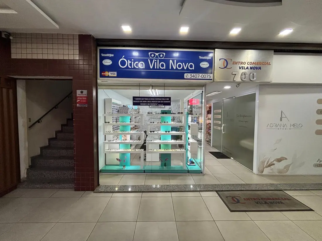 Fachada da Ótica Vila Nova no Centro Comercial Vila Nova, Estrada Santa Maria, Campo Grande